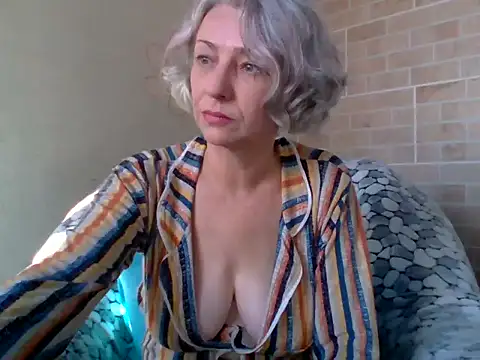 Snapshot of Lorie_Carrie chatting on October 4, 2025, 8:38 am Lorie Carrie online show from October 4, 2025, 8:38 am