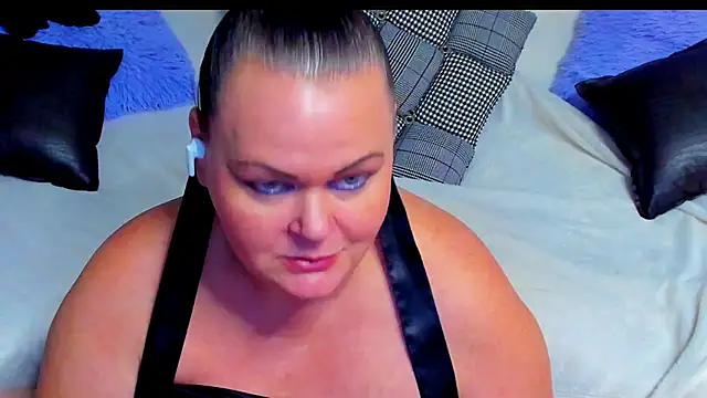 MilanaBiegert online show from December 14, 2025, 8:36 pm