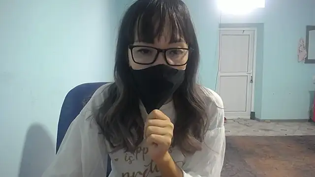 elllaaxx online show from September 10, 2025, 3:27 am