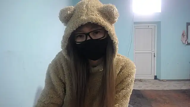 elllaaxx online show from March 7, 2025, 6:35 am