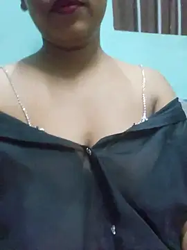 Snapshot of sexyindi_couple chatting on July 5, 2026, 3:08 pm sexyindi couple online show from July 5, 2026, 3:08 pm