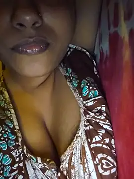 Snapshot of sexyindi_couple chatting on July 28, 2026, 6:31 pm sexyindi couple online show from July 28, 2026, 6:31 pm
