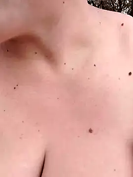 Snapshot of Lucia8600 chatting on September 9, 2025, 12:47 pm Lucia8600 online show from September 9, 2025, 12:47 pm