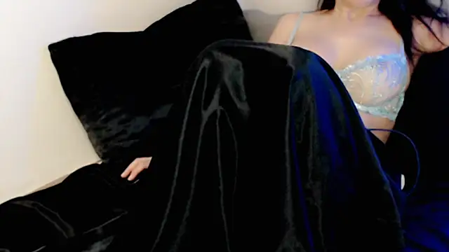 hotmask online show from April 11, 2026, 9:51 pm