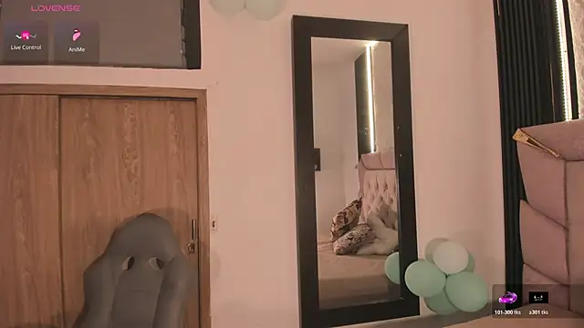 Snapshot of laurem-paulette chatting on February 20, 2026, 7:05 pm laurem-paulette online show from February 20, 2026, 7:05 pm