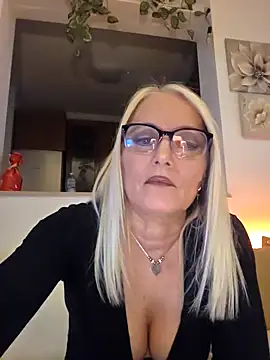 Snapshot of kikkastar chatting on February 17, 2025, 8:06 pm kikkastar online show from February 17, 2025, 8:06 pm