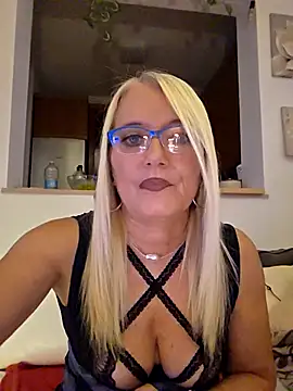 Snapshot of kikkastar chatting on October 9, 2025, 7:36 pm kikkastar online show from October 9, 2025, 7:36 pm