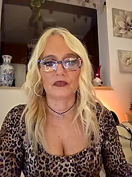 kikkastar online show from December 19, 2025, 9:17 pm