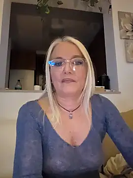 Snapshot of kikkastar chatting on March 12, 2025, 8:20 pm kikkastar online show from March 12, 2025, 8:20 pm