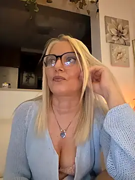 Snapshot of kikkastar chatting on February 23, 2025, 8:22 pm kikkastar online show from February 23, 2025, 8:22 pm