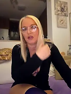 Snapshot of kikkastar chatting on February 28, 2025, 8:39 pm kikkastar online show from February 28, 2025, 8:39 pm