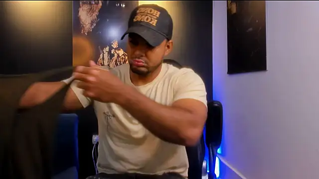 Big furry bear13 online show from November 23, 2025, 12:59 pm