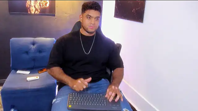 Big furry bear13 online show from November 19, 2025, 5:29 am