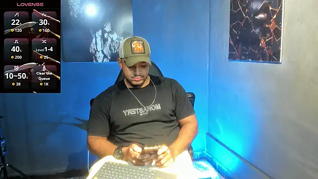 Big furry bear13 online show from September 9, 2025, 4:44 am