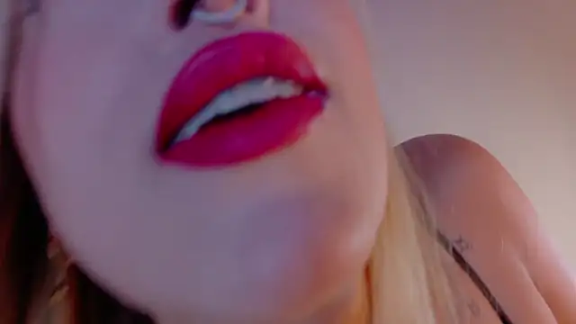 MollyCruz online show from July 16, 2026, 1:08 pm