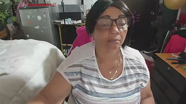 Mrs mommy  online show from November 27, 2025, 7:14 pm