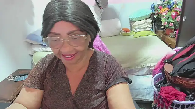 Snapshot of Mrs_mommy_ chatting on April 9, 2026, 12:01 am Mrs mommy online show from April 9, 2026, 12:01 am