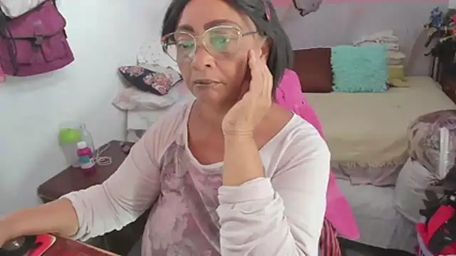 Snapshot of Mrs_mommy_ chatting on April 4, 2026, 6:47 pm Mrs mommy online show from April 4, 2026, 6:47 pm