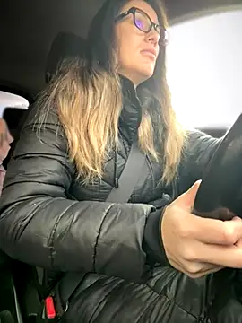 HotXMom online show from December 5, 2025, 6:56 am