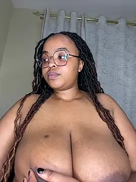 Linahlove online show from July 31, 2026, 8:28 pm