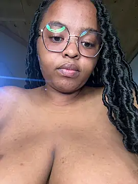 Linahlove online show from March 16, 2025, 8:54 pm