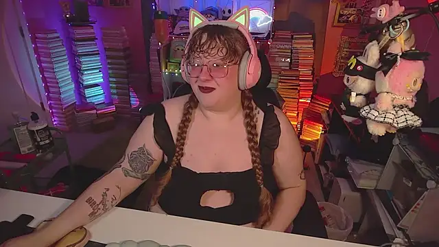 FatVeronica online show from August 9, 2026, 6:14 pm