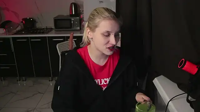 MertyXX online show from February 21, 2026, 10:12 pm