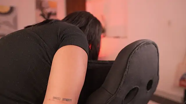 SheylaBakerr online show from November 20, 2025, 10:38 am