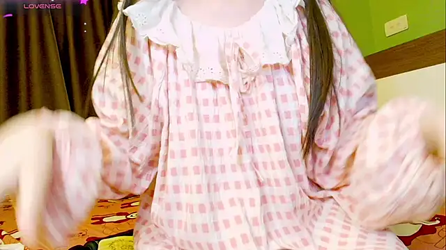 Snapshot of Embez-Damdang chatting on March 7, 2025, 9:59 pm Embez-Damdang online show from March 7, 2025, 9:59 pm