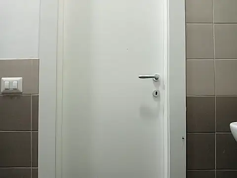 3e77o online show from October 16, 2025, 9:23 pm