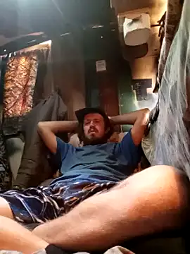 hothippie420 online show from November 17, 2025, 5:39 pm