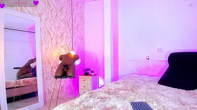 NATALIE PARKERR online show from October 28, 2025, 12:15 pm