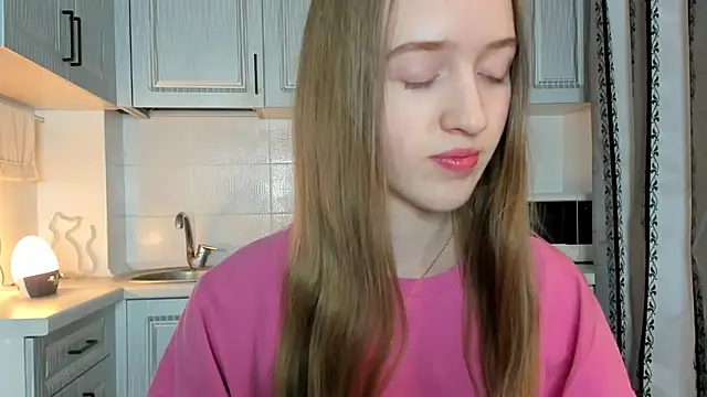 leslie my lovee online show from October 25, 2025, 2:28 pm