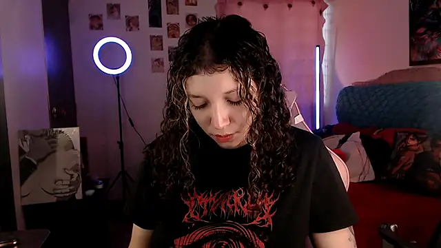 Snapshot of AllyDonfort chatting on February 11, 2026, 9:47 pm AllyDonfort online show from February 11, 2026, 9:47 pm