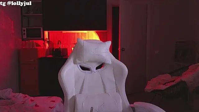 Snapshot of doll_lol_ chatting on September 23, 2025, 7:10 pm doll lol online show from September 23, 2025, 7:10 pm