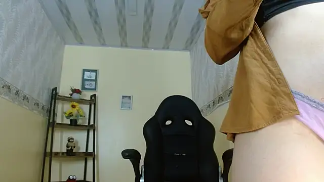 Nicole Ramires online show from December 24, 2024, 6:50 pm