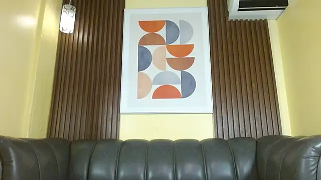 Nicole Ramires online show from October 4, 2025, 3:46 pm