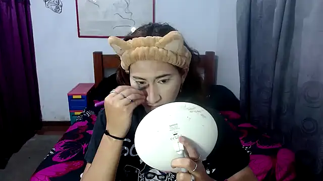 LadyMilk003 online show from October 8, 2025, 3:46 pm