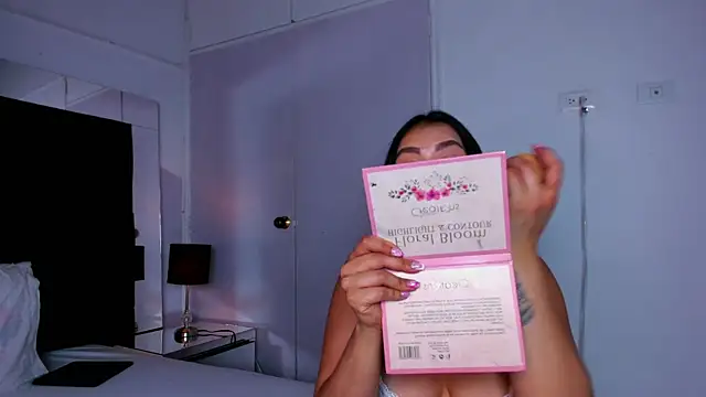 Miaa Garcia online show from March 6, 2025, 9:42 pm