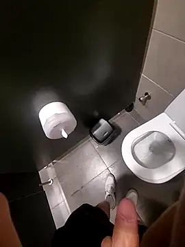 sevvvvsevvvv1 online show from April 21, 2026, 1:07 pm