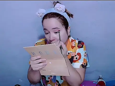 Snapshot of SubLayla01 chatting on February 20, 2026, 5:15 pm SubLayla01 online show from February 20, 2026, 5:15 pm