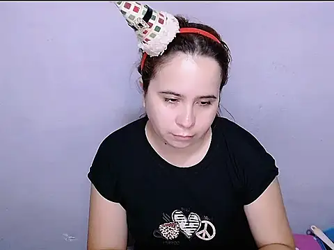 Snapshot of SubLayla01 chatting on February 16, 2026, 6:17 pm SubLayla01 online show from February 16, 2026, 6:17 pm