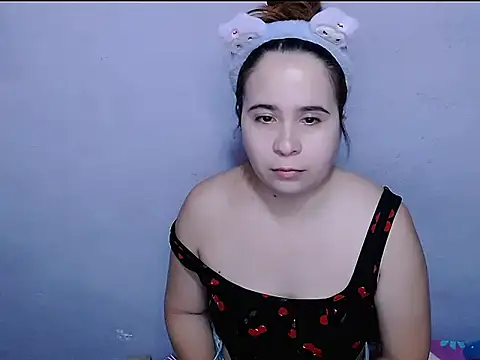 Snapshot of SubLayla01 chatting on February 6, 2026, 6:04 pm SubLayla01 online show from February 6, 2026, 6:04 pm