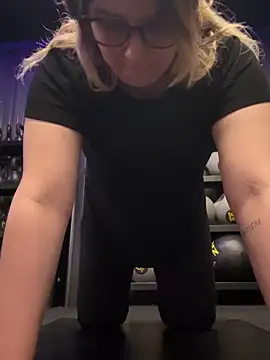 amooraaamoon online show from November 6, 2025, 12:53 pm