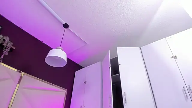 April bowie online show from October 16, 2025, 11:07 am