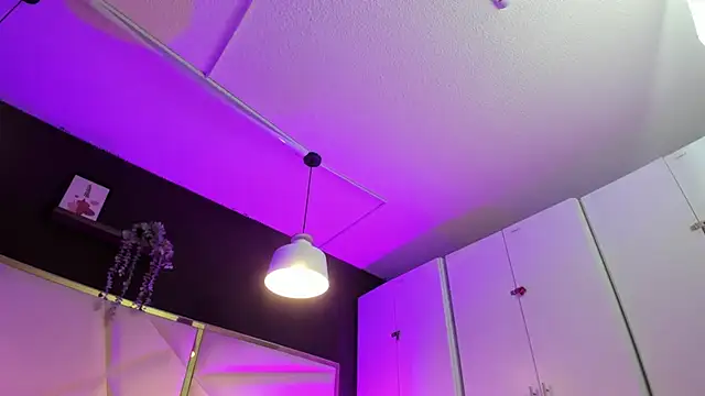 April bowie online show from March 24, 2026, 11:54 am