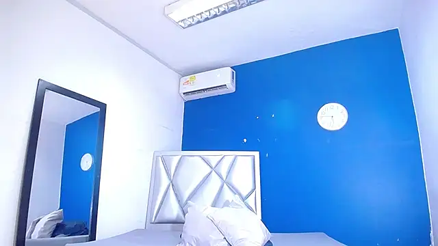 exotic karmella online show from October 9, 2025, 8:31 pm