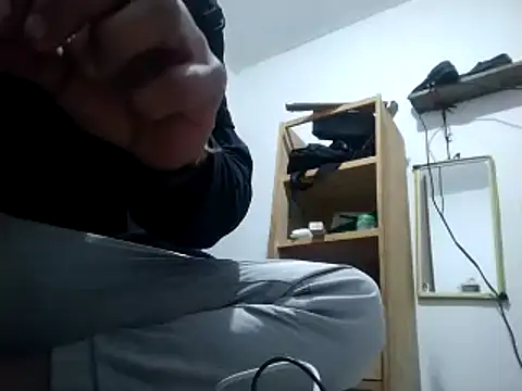 Flaquito pitudo online show from March 21, 2025, 11:33 am