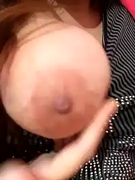 carmelasexy online show from November 23, 2025, 3:44 pm