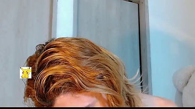 Snapshot of honey_skin chatting on March 3, 2025, 9:24 am honey skin online show from March 3, 2025, 9:24 am